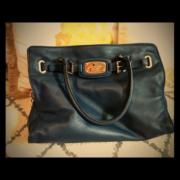 Authentic Michael Kors Navy Bag - Picture 1 of 3